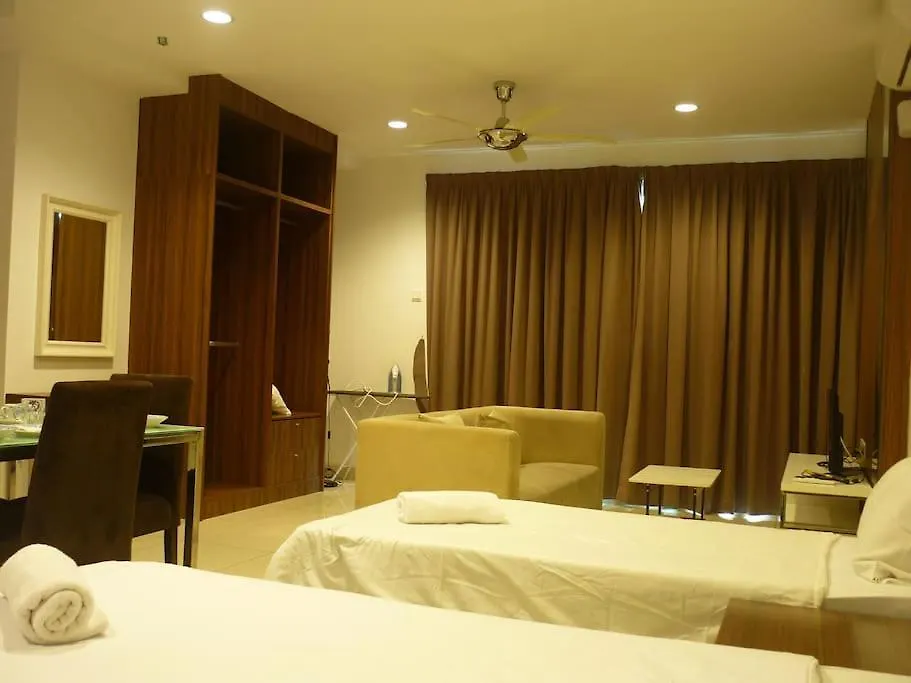 Studio At Middle Floor Sea View George Town