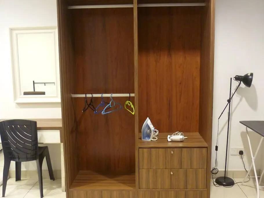Studio At Middle Floor Sea View George Town
