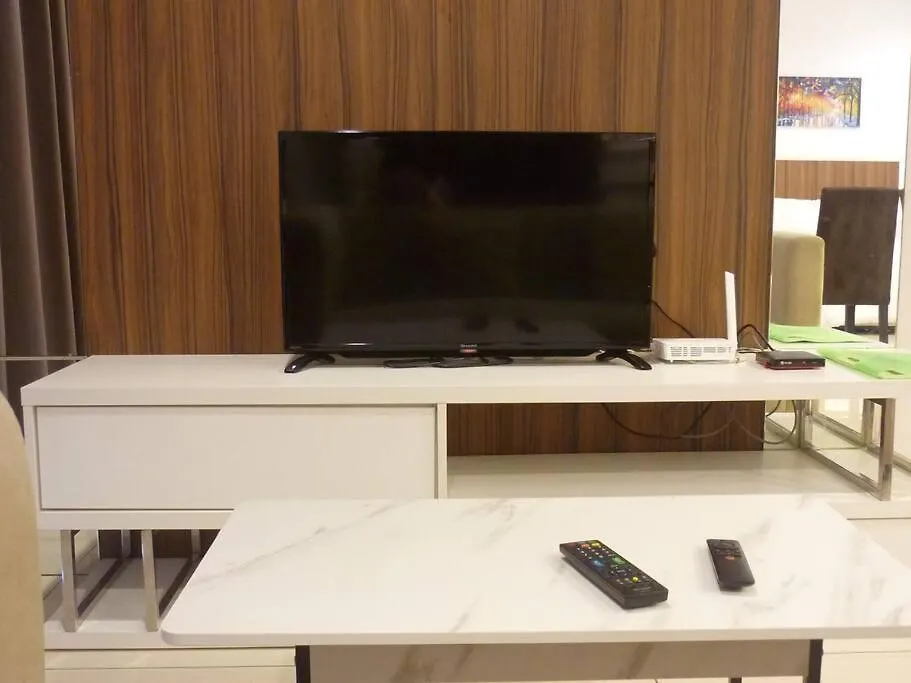 Studio At Middle Floor Sea View George Town Apartment