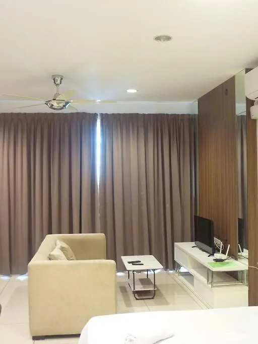 Studio At Middle Floor Sea View George Town Apartment
